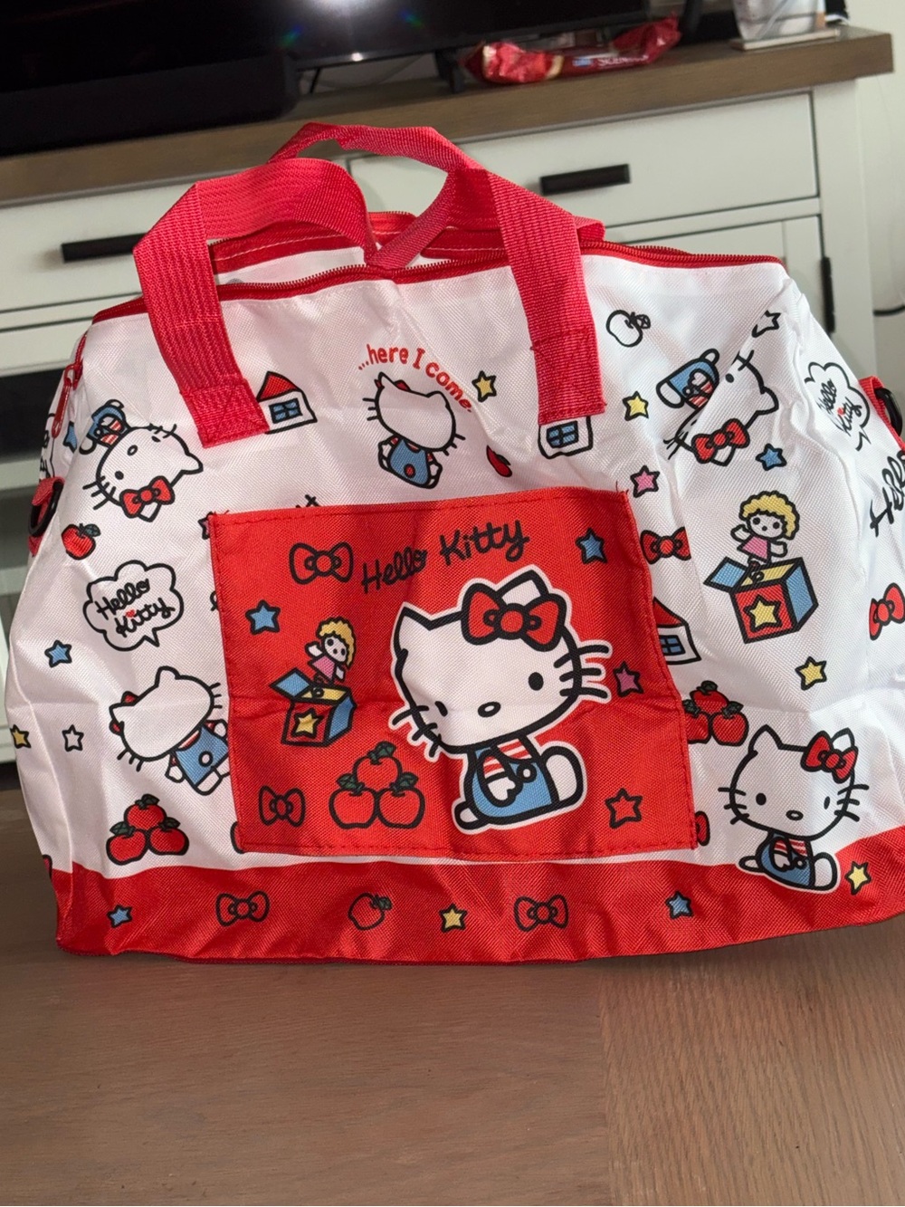 Hello Kitty White & Red Travel Tote with Character Print and makeup case — NWT